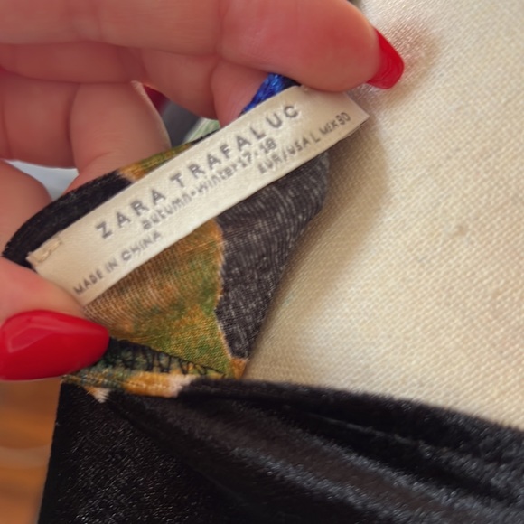 Zara Floral Velvet Midi Short Sleeve Dress Size Large - Picture 7 of 7